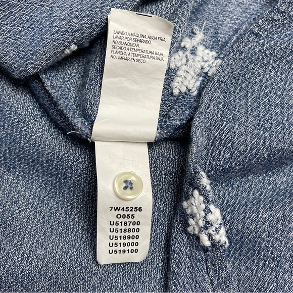 LUCKY BRAND women’s blue soft short sleeve shirt with floral embroidery, size M - Picture 14 of 15
